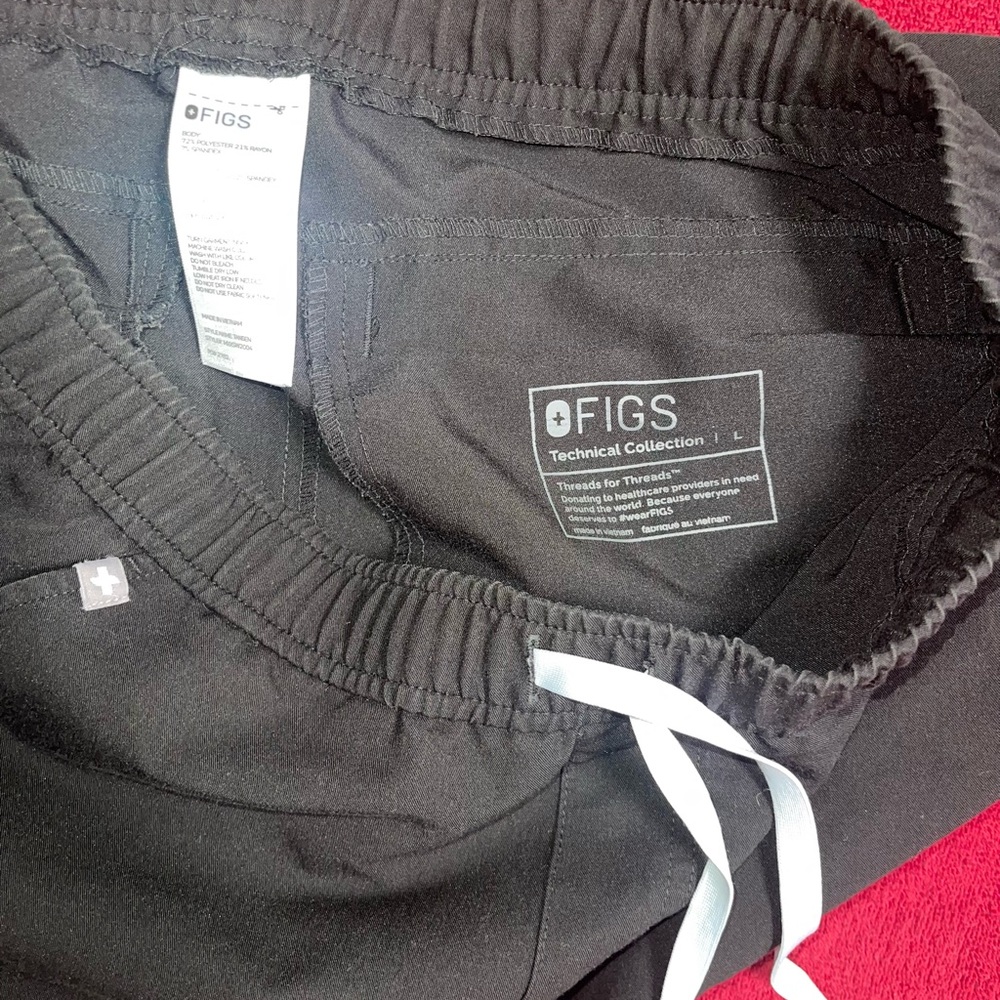 Figs Black Elastic-Waist Scrub Pants with White Drawstring
